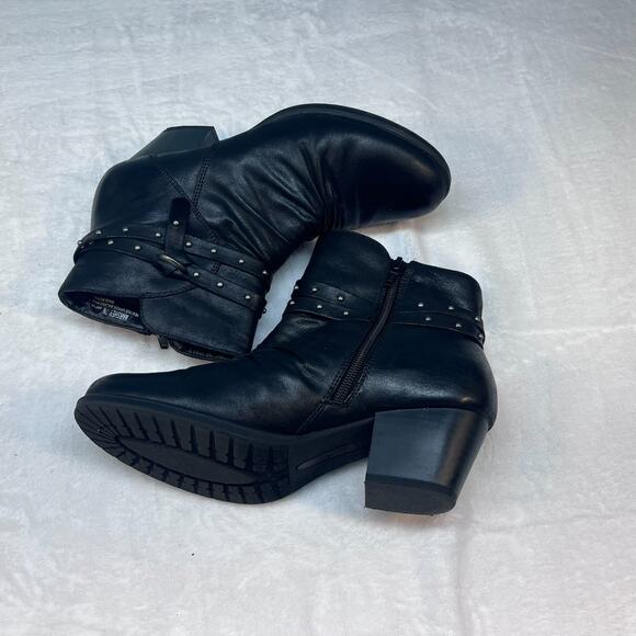 Yuu Marshey Black Side Zip Boots Women's Size 7W Ankle Boot (0019) - Picture 2 of 5